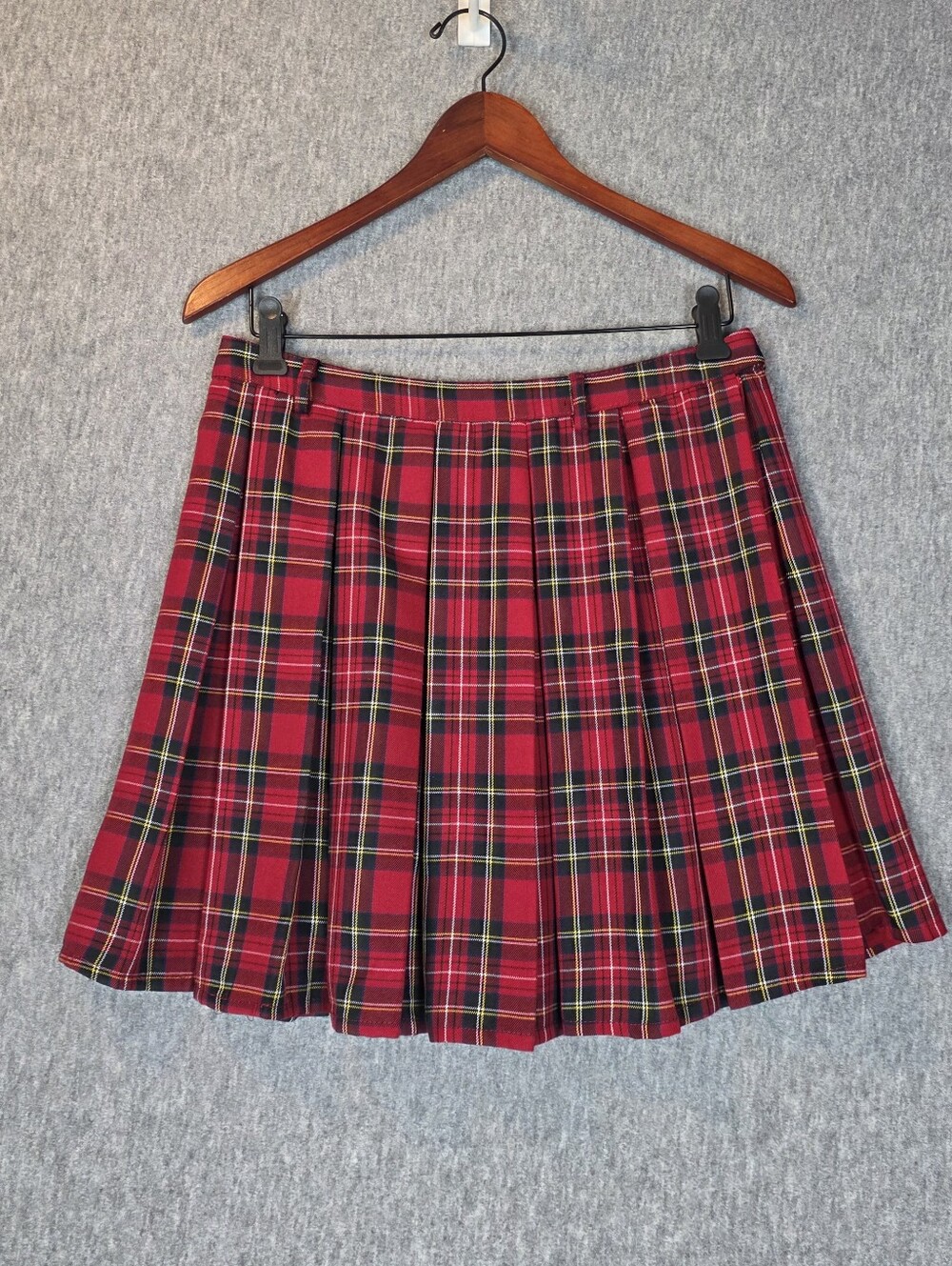 Hot Topic Social Collision Tartan Plaid Schoolgirl Mini Skirt Red WL